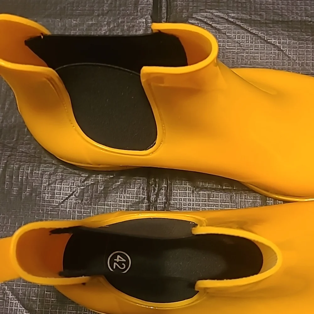 Yellow Ankle Rainboots Size 42